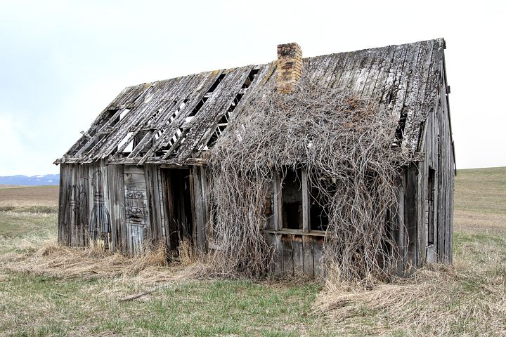 old-farm-house-2096642__480