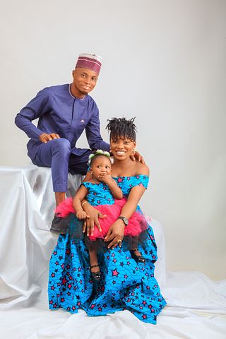 family-portrait-5534737__480