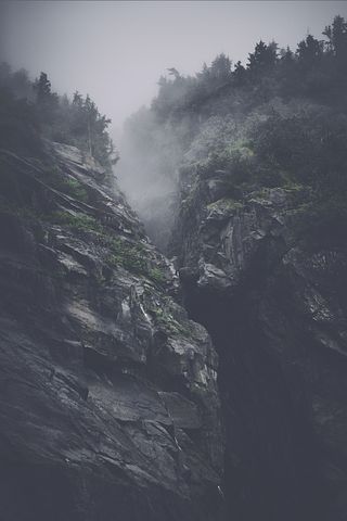 mountains-6356528__480